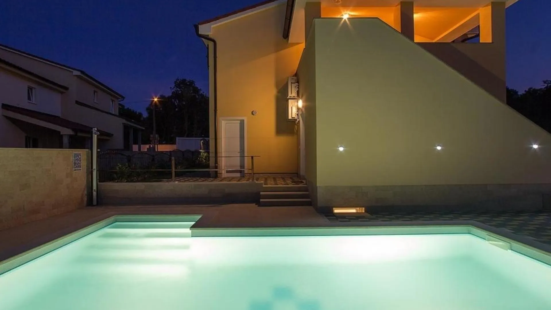 Ferienhaus Mit Privatpool Fuer 20 Personen Ca 400 Qm In Banjole, Istrien Istrische Riviera 0*, Banjole