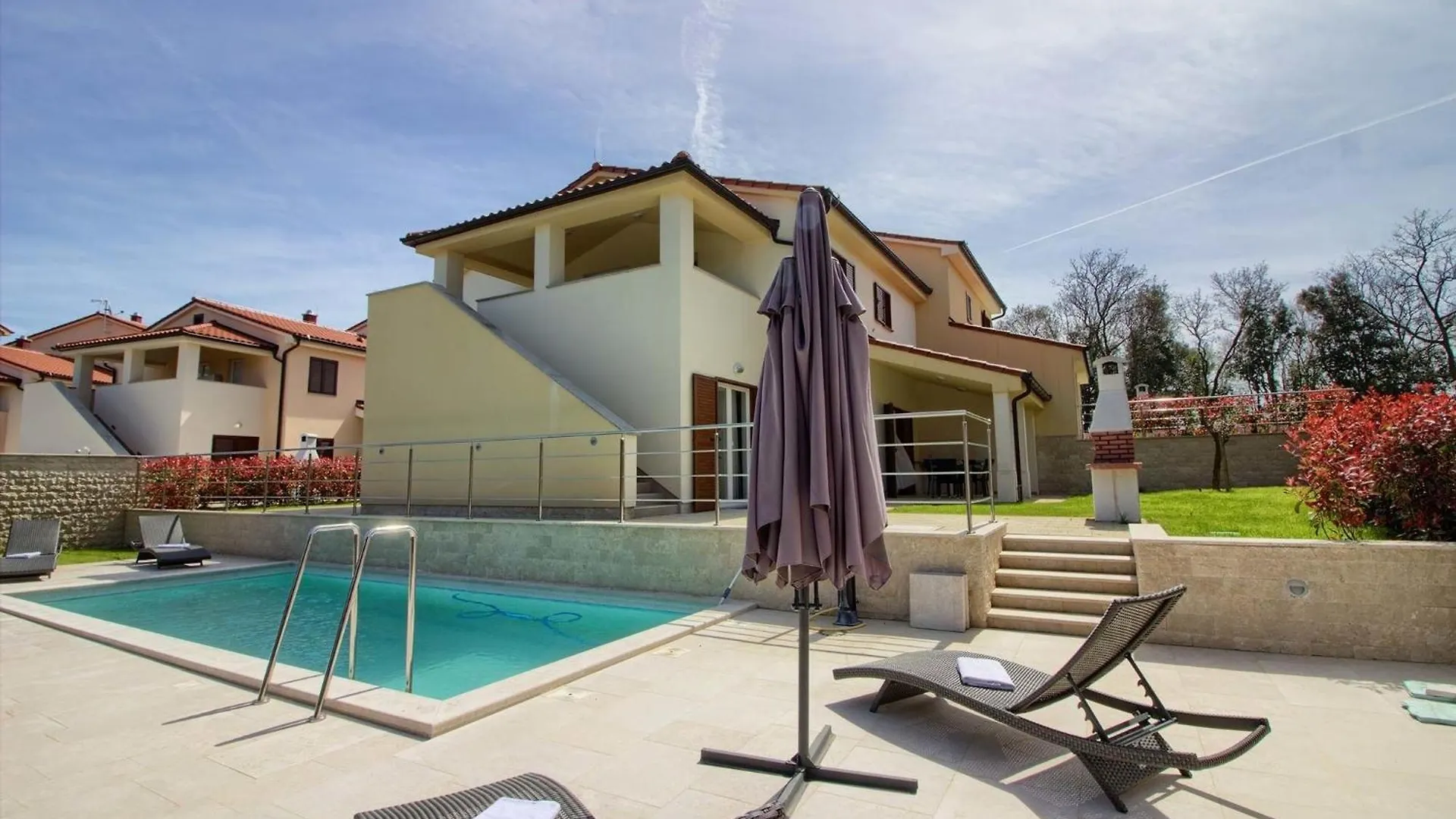 Ferienhaus Mit Privatpool Fuer 20 Personen Ca 400 Qm In Banjole, Istrien Istrische Riviera Holiday home Banjole